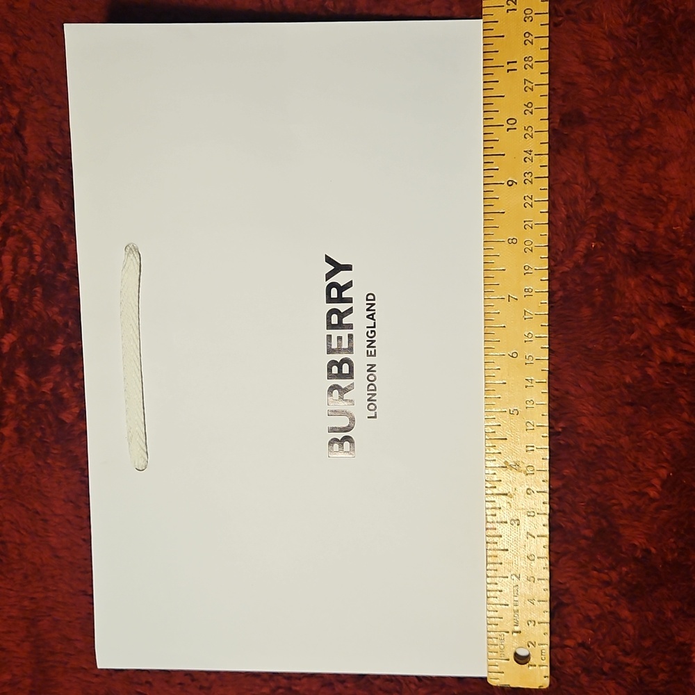 Burberry Gift Bag & Eyeglasses Box - Picture 3 of 10